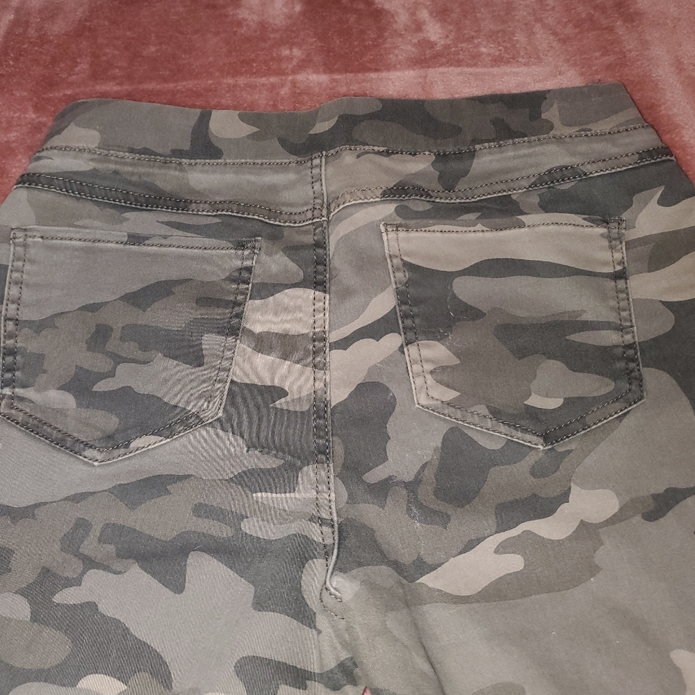 Camo pants - Picture 3 of 4